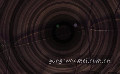 实时比分牌红绿数字跳动，球员球衣汗水浸透。